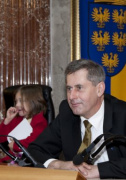 Martin Preineder - Präsident des Bundesrates mit SchülerInnen.