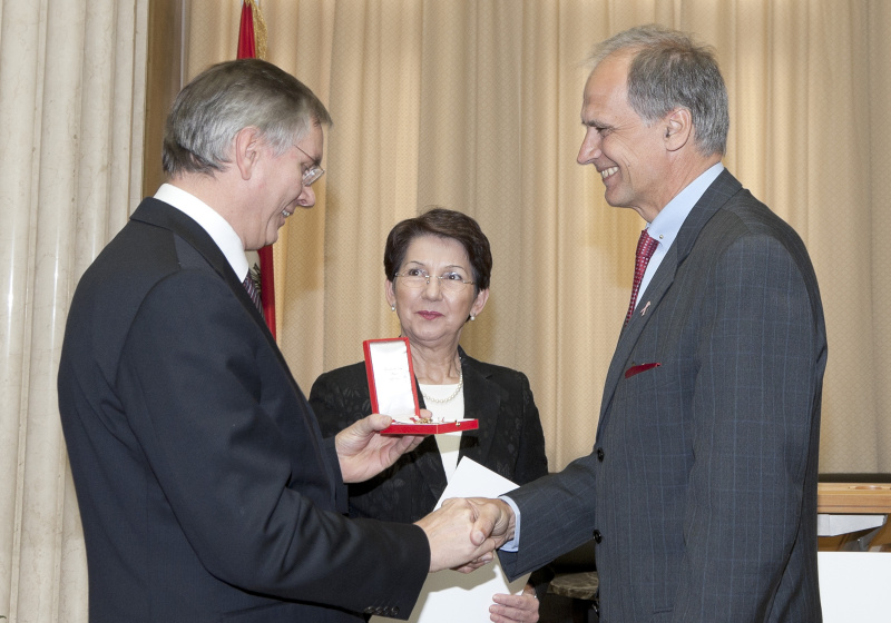 v.li. Alois Stöger - Bundesminister für Gesundheit, Mag. aBarbara Prammer - Präsidentin des Nationalrates und Univ.-Prof. Dr. Paul Sevelda