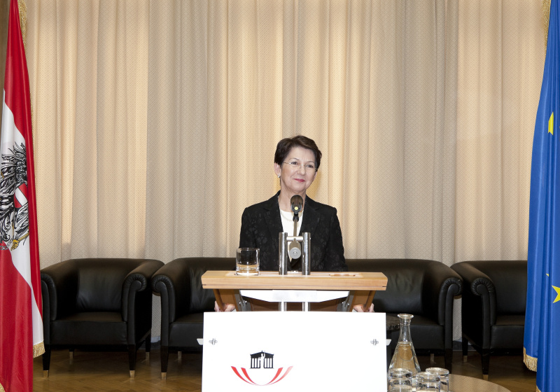 Mag.a Barbara Prammer - Präsidentin des Nationalrates am Rednerpult