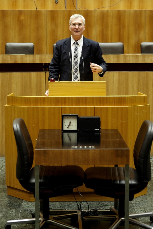 Elmar Podgorschek, Nationalratsabgeordneter der FPÖ am Rednerpult