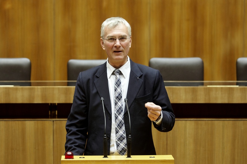 Elmar Podgorschek, Nationalratsabgeordneter der FPÖ am Rednerpult