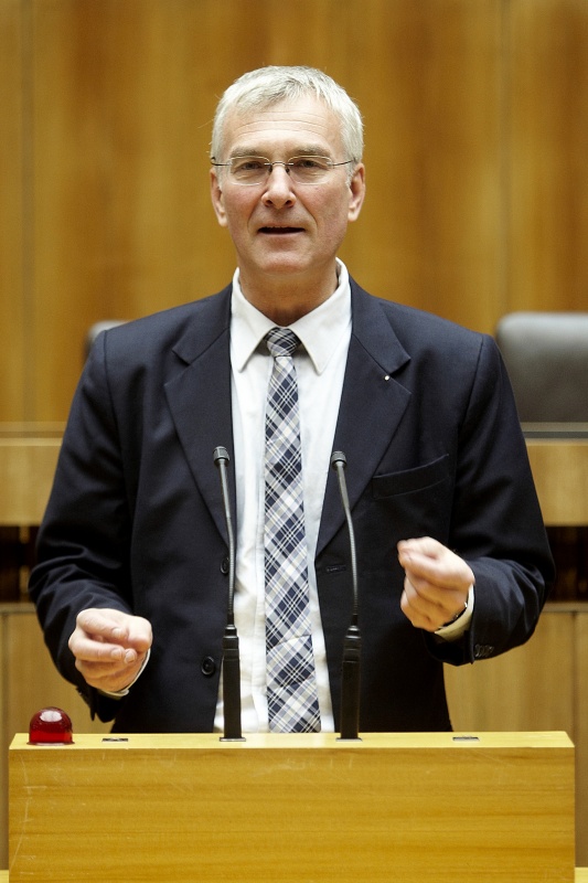 Elmar Podgorschek, Nationalratsabgeordneter der FPÖ am Rednerpult