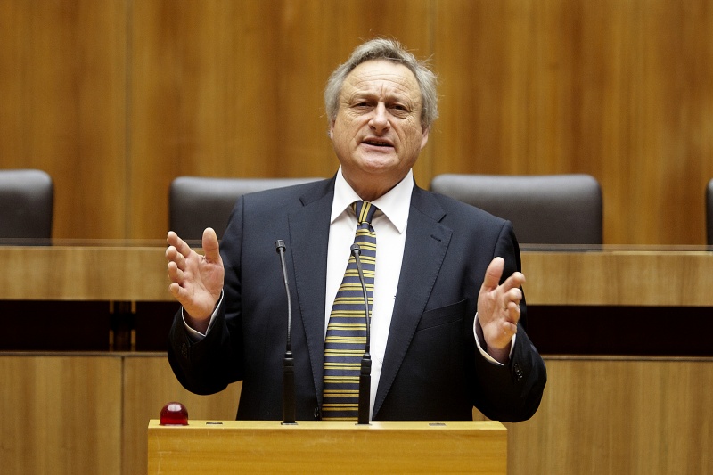 Josef A. Riemer, Nationalratsabgeordneter der FPÖ am Rednerpult