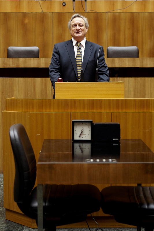 Josef A. Riemer, Nationalratsabgeordneter der FPÖ am Rednerpult