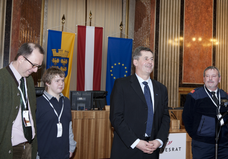 Martin Preineder - Präsident des Bundesrates (Mitte) und Veranstaltungsteilnehmer
