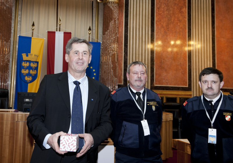 v.li. Martin Preineder - Präsident des Bundesrates und Veranstaltungsteilnehmer