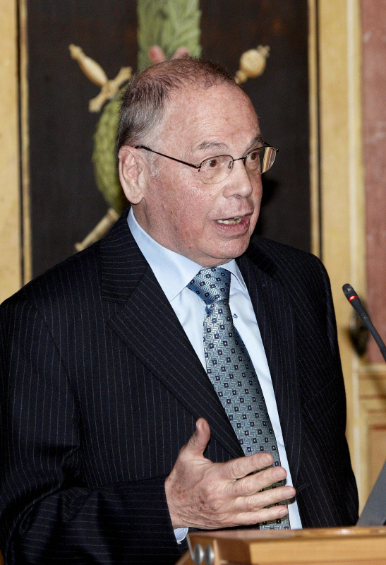 Univ. Prof. Dr. Theo Öhlinger - Verfassungsjurist am Rednerpult