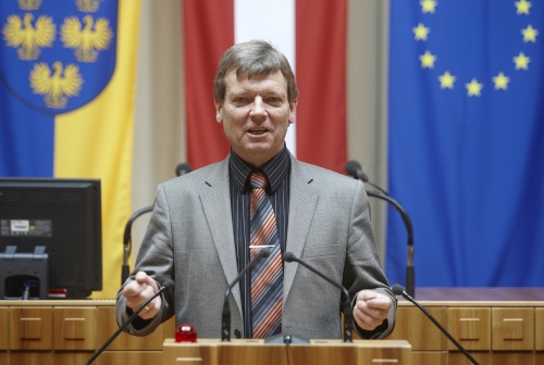 Johann Schweigkofler - Bundesrat der SPÖ am Rednerpult