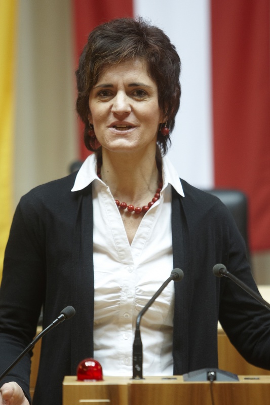 Johanna Köberl - Bundesrätin der SPÖ am Rednerpult