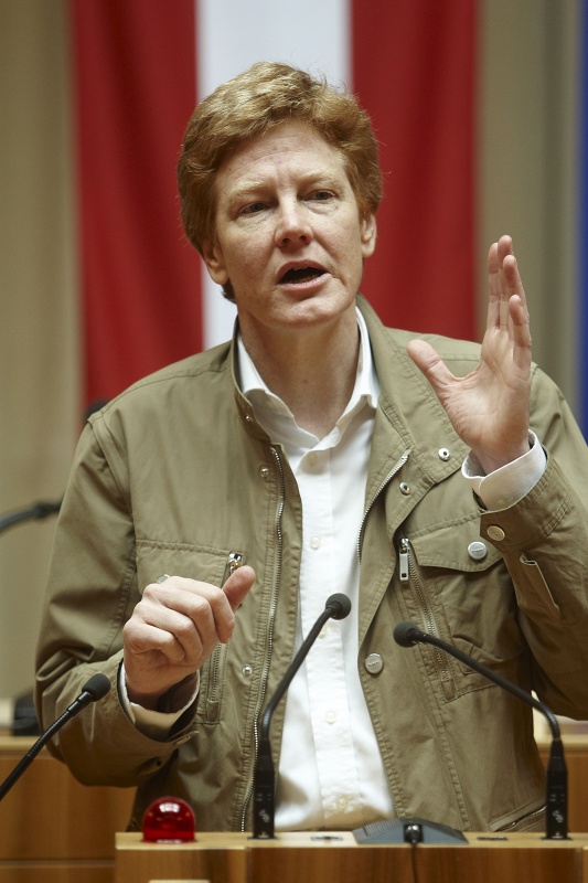 Dr. Jennifer Kickert - Bundesrätin der GRÜNEN am Rednerpult