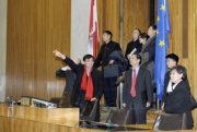 Die Chinesische Delegation bei einer Führung im Nationalratssitzungssaal