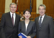 v.li. Gesundheitsminister Alois Stöger, Nationalratspräsidentin Mag.a Barbara Prammer und Bundespräsident Dr. Heinz Fischer