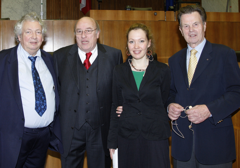 v.li. Dr. Peter Dusek - Ehemaliger Chef des ORF TV-Archivs, Romy Grasgruber - Initiatorin Lichterkette, Johannes Fischer - Journalist und Dr. Sixtus Lanner