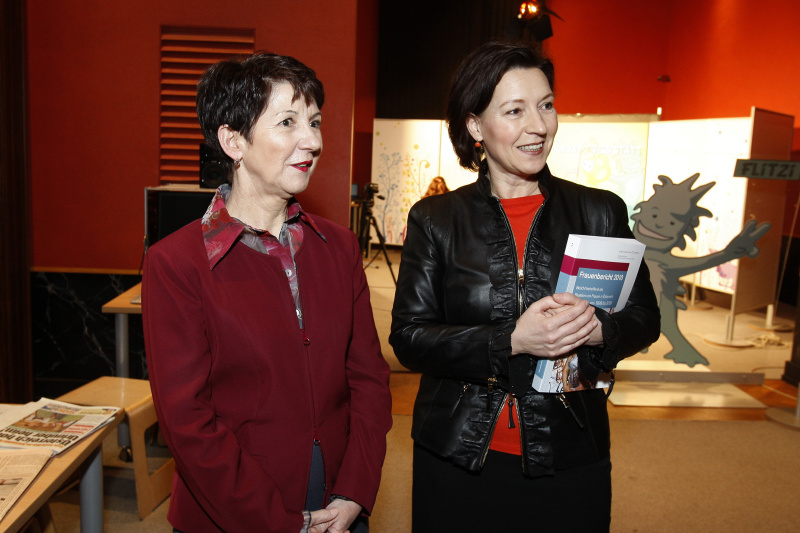 v.li Nationalratspräsidentin Mag.a Barbara Prammer und Gabriele Heinisch-Hosek - Bundesministerin für Frauen und öffentlichen Dienst