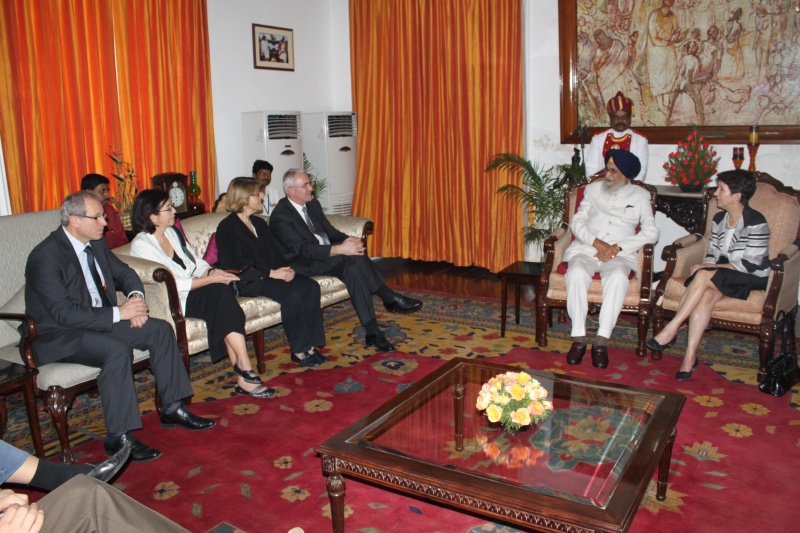 v.li. Sigisbert Dolinschek - Nationalratsabgeordneter, Mag.a Christine Muttonen - Nationalratsabgeordnete,  Dr.in Ruperta Lichtenecker - Nationalratsabgeordnete, Dritter Nationalratspräsident Dr. Martin Graf, Governor von Tamil Nadu, Shri Surjit Singh Barnala und Nationalratspräsidentin Mag.a Barbara Prammer