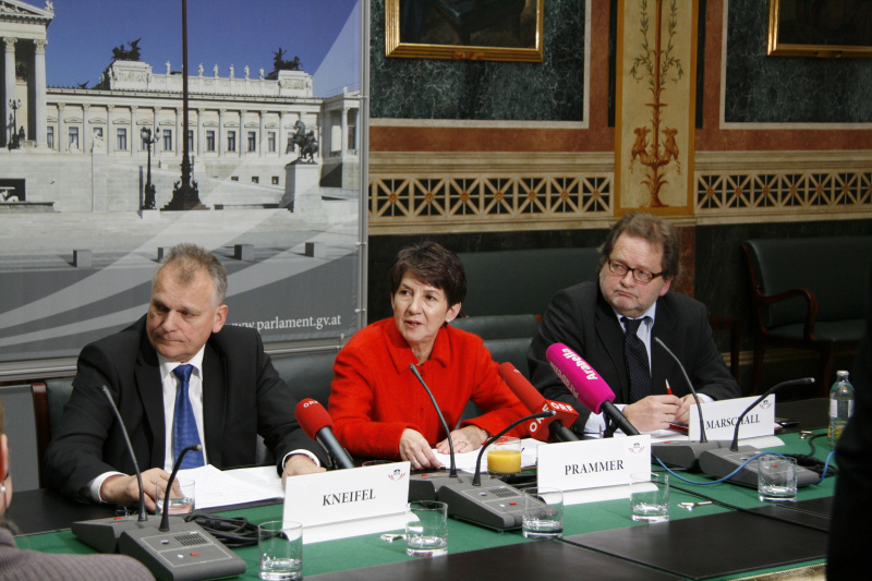 v.li. Gottfried Kneifel - Bundesratspräsident, Mag.a Barbara Prammer - Nationalratspräsidentin und Gerhard Marschall - Pressesprecher der Nationalratspräsidentin