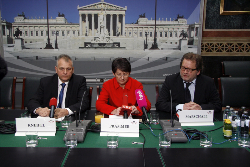 v.li. Gottfried Kneifel - Bundesratspräsident, Mag.a Barbara Prammer - Nationalratspräsidentin und Gerhard Marschall - Pressesprecher der Nationalratspräsidentin