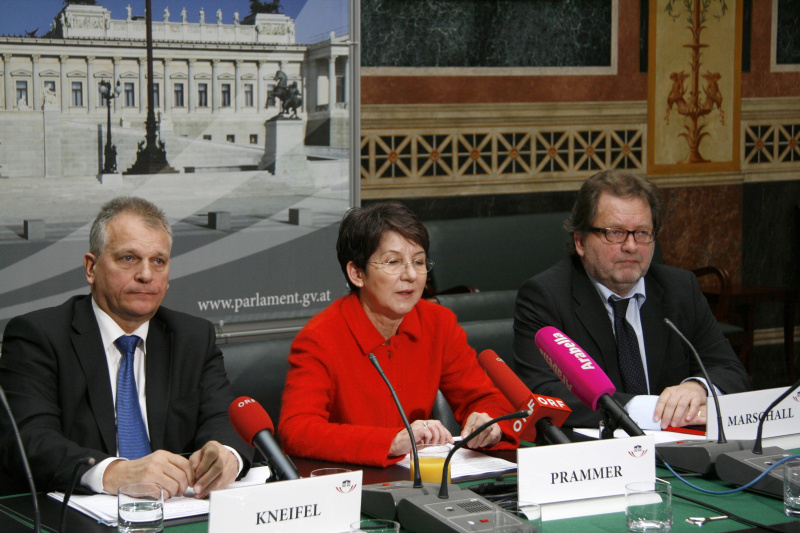 v.li. Gottfried Kneifel - Bundesratspräsident, Mag.a Barbara Prammer - Nationalratspräsidentin und Gerhard Marschall - Pressesprecher der Nationalratspräsidentin