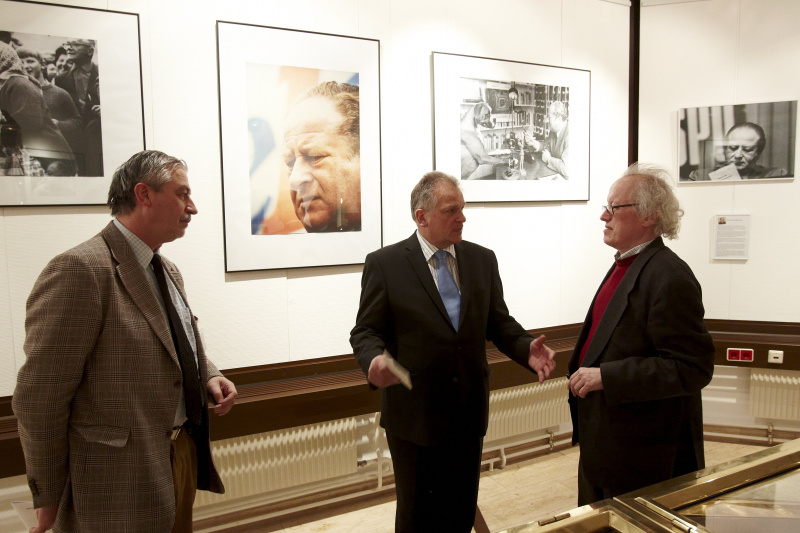v.li.: Dr. Harald Steindl - Referent WKO, Gottfried Kneifel - Präsident des Bundesrates und Hon.Prof. Dr. Lorenz Mikoletzky - Generaldirektor des Österreichischen Staatsarchivs besuchen die Ausstellung KREISKY