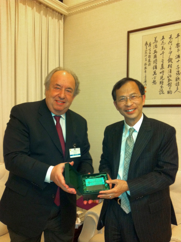 v.li. Fritz Neugebauer - Zweiter Nationalratspräsident  und Jasper Tsang - President of the legislative Council