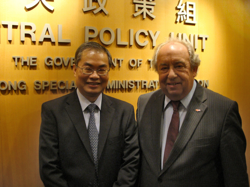 v.li.  Robin IP - Stv. Leiter der Central Policy Unit und  Fritz Neugebauer - Zweiter Nationalratspräsident