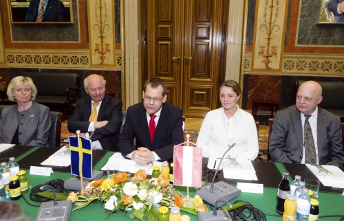 Schwedische Delegation mit Ulf Holm - Zweiter Vizepräsident des Schwedischen Reichstages (2.v.li)