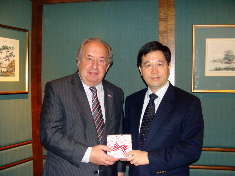 v.li. Fritz Neugebauer - Zweiter Nationalratspräsident und Stephen Lam - Secretary for Constiutional and Mainland Affairs