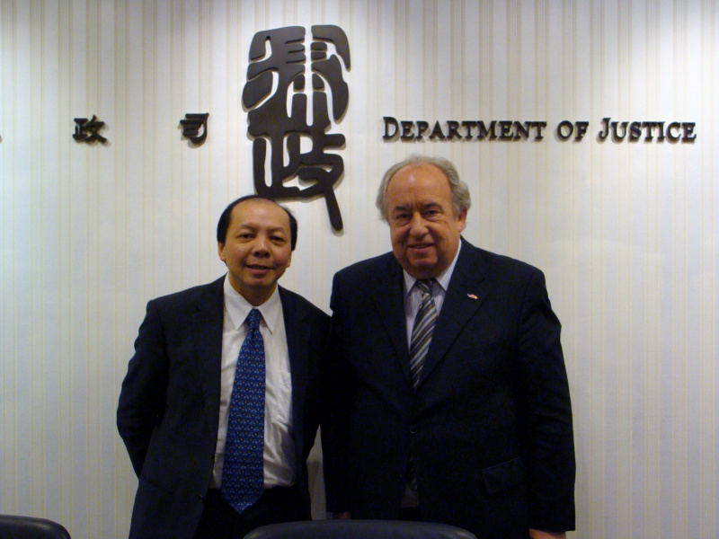 v.li. Frank Poon - Solicitor General und Fritz Neugebauer - Zweiter Nationalratspräsident