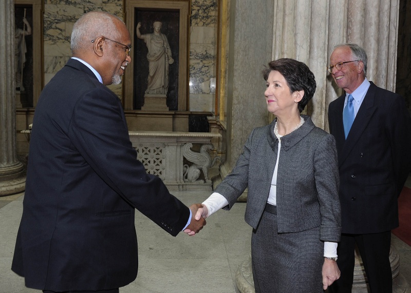 v.li. Ahmed Ibrahim El Tahir - Parlamentspräsident der Republik Sudan wird von  Nationalratspräsidentin Mag.a Barbara Prammer begrüßt sowie Werner Fasslabend