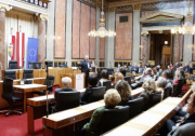 Gottfried Kneifel - Präsident des Bundesrates begrüßt seine Gäste