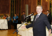 Gottfried Kneifel - Präsident des Bundesrates begrüßt seine Gäste