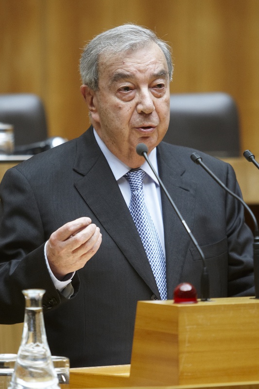 Jewgeni Maximowitsch Primakow - ehemaliger Außenminister bzw. Ministerpräsident Russlands am Rednerpult