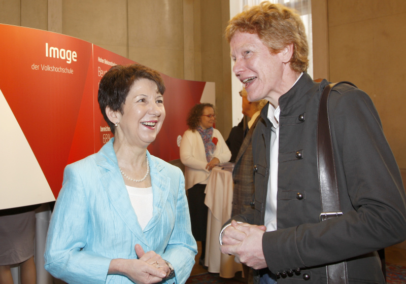 v.li. Mag.a Barbara Prammer - Präsidentin des Nationalrates im Gespräch Dr.in Jennifer Kickert - Bundesrätin