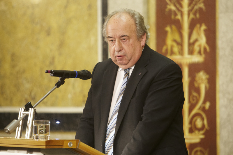 Fritz Neugebauer - Zweiter Naitonalratspräsident am Rednerpult