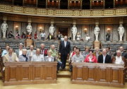 Gottfried Kneifel - Präsident des Bundesrates (Mitte) und VeranstaltungsteilnehmerInnen