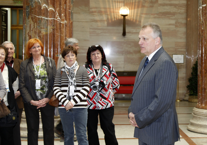 Gottfried Kneifel - Praesident des Bundesrates (re) und VeranstaltungsteilnehmerInnen