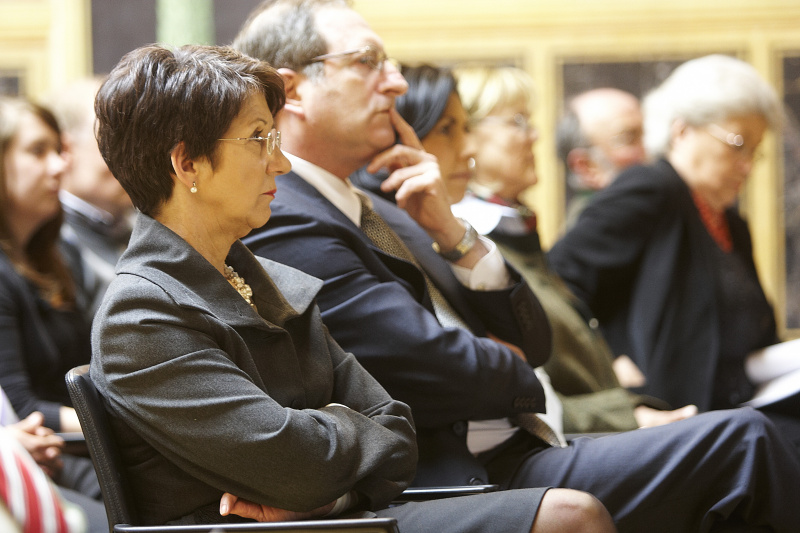 Nationalratspräsidentin Mag.a Barbara Prammer  im Vordergrund und Aviv Shir-On - Botschafter des Staates Israel.