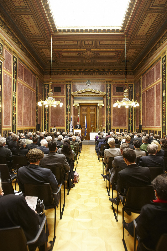 Aviv Shir-On - Botschafter des Staates Israel am Rednerpult