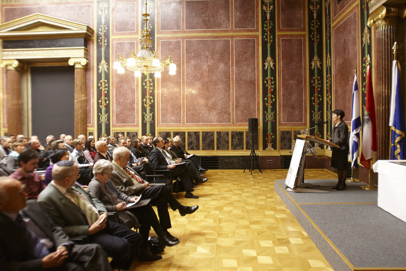 Nationalratspräsidentin Mag.a Barbara Prammer am Rednerpult