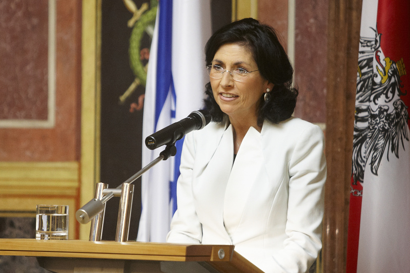 Dr.in Danielle Spera - Direktorin des Jüdischen Museums Wien am Rednerpult