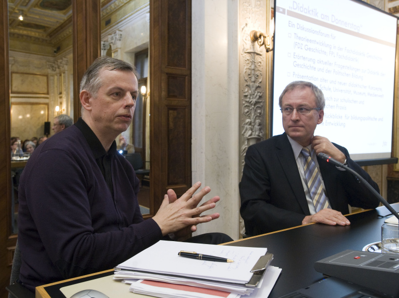 v.li.: Univ.-Prof. Mag. Dr. Alois Ecker - Fachdidaktikzentrum Geschichte, Sozialkunde und politische Bildung, Universität Wien und Univ.-Prof. Dr. Wolfgang Sander - Department für Didaktik der politischen Bildung, Universität Wien