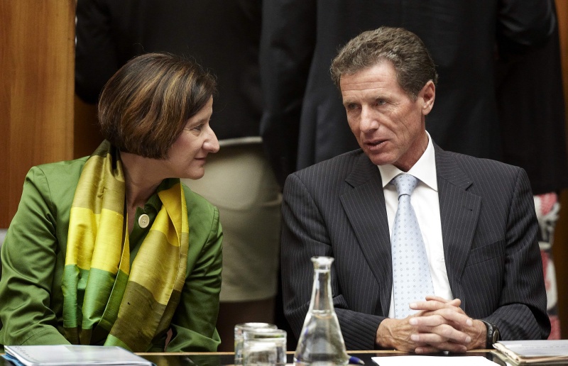 Auf der Regierungsbank v.li.  Mag. Johanna Mikl-Leitner - Innenministerin und  Dr. Karlheinz Töchterle - Wissenschaftsminister