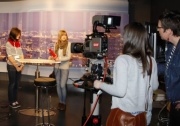 Girls Day - Teilnehmerinnen im ORF-Studio des Parlaments