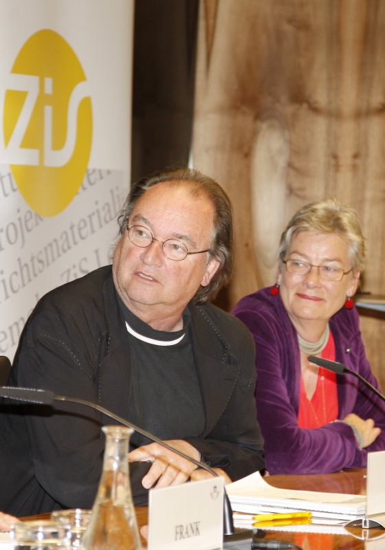v.li. Dr. Gerfried Sperl - Vorsitzender des österr. Nationalkomitees des Internationalen Presseinstitutes (IPI) und Dr.in Rubina Möhring - Reporter ohne Grenzen