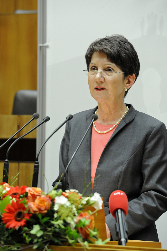 Mag.a Barbara Prammer - Nationalratspräsidentin am Rednerpult