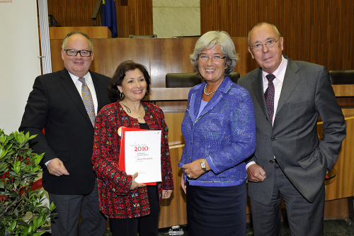 v.li. Dr. Christian Konrad, Sihem Bensedrine - Preisträgerin Sonderpreis Pressefreiheit, Dr.in Heide Schmidt  - Dritte Präsidentin des Nationalrates a.D. und Peter Bochskanl - Präsident des Presseclub Concordia