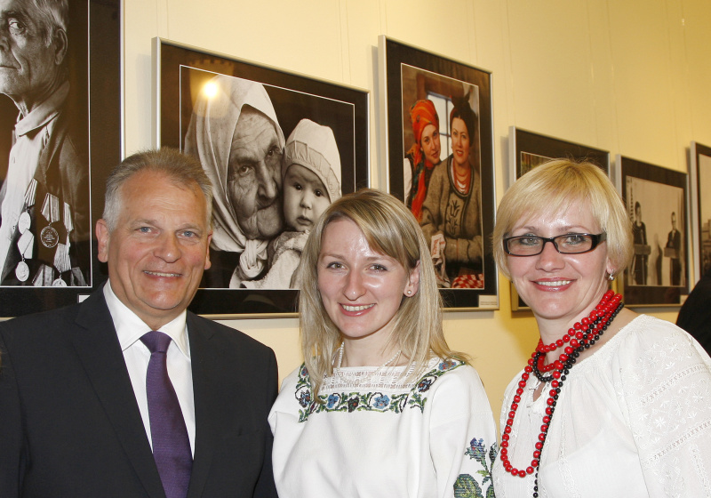 Gottfried Kneifel - Präsident des Bundesrates und  Veranstaltungsteilnehmerinnen