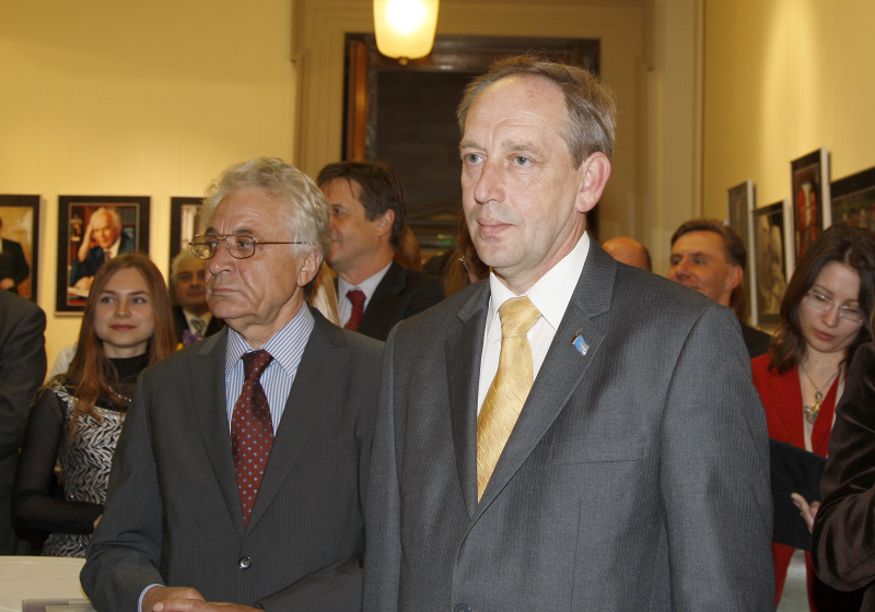 v.li. Veranstaltungsteilnehmer und Sergiy Bykov - Chefredakteur des wirtschaftspolitischen Magazins Partnerschaft