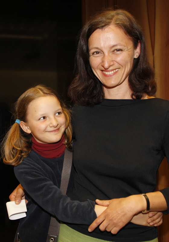 Elisabeth Al Chihade - Projektbetreuerin mit Tochter