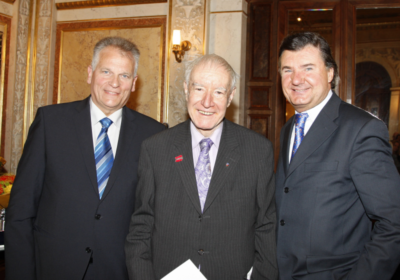 v.li. Gottfried Kneifel - Präsident des Bundesrates, Ludwig Huber - Vorstandsmitglied der Österreichisch-Amerikanischen Gesellschaft - Ehrenzeichenträger und Dr. Andreas Salcher